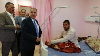 Photo of الدكتور المعايطة يعود طلبة الطفيلة التقنية المصابين بحادث سير