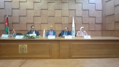 Photo of عميد كلية الآداب يلتقي الطلبة المستجدين