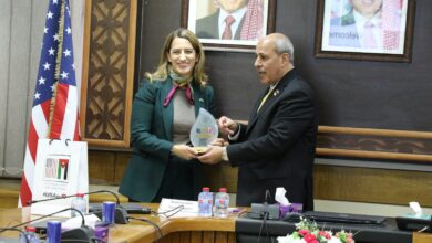 Photo of السفيرة الأمريكية تزور جامعة الطفيلة التقنية لتعزيز التعاون الأكاديمي والثقافي