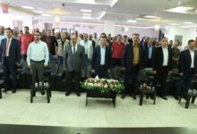 صورة الخندقجي يكرِّم لجان التخريج والكوادر العاملة في إنجاح فعاليات تخريج الفوج العشرين