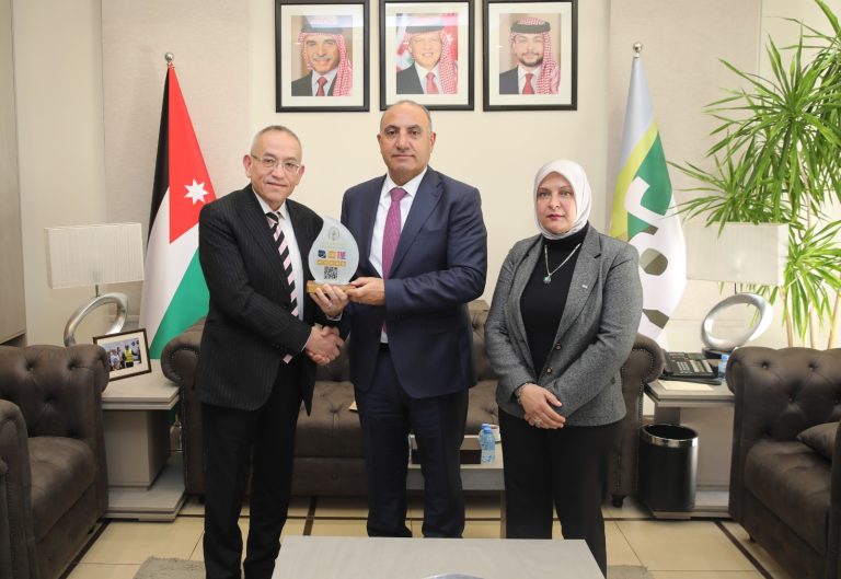 رئيس جامعة الطفيلة التقنية يلتقي أمين عمّان الكبرى ويبحثان تعزيز التعاون المشترك